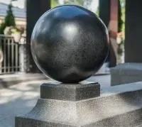 Декоративный шар из черного гранита (518209) сертификат - сфера арт-объект ø 500 мм. монолит массив  в Кизеле